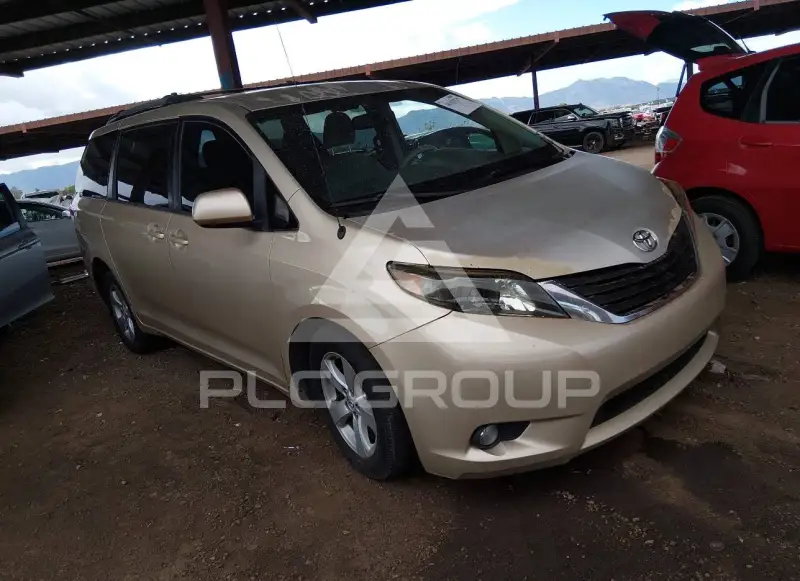 2014 Toyota SIENNA фото