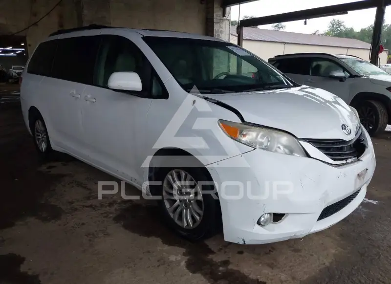 2014 Toyota SIENNA фото