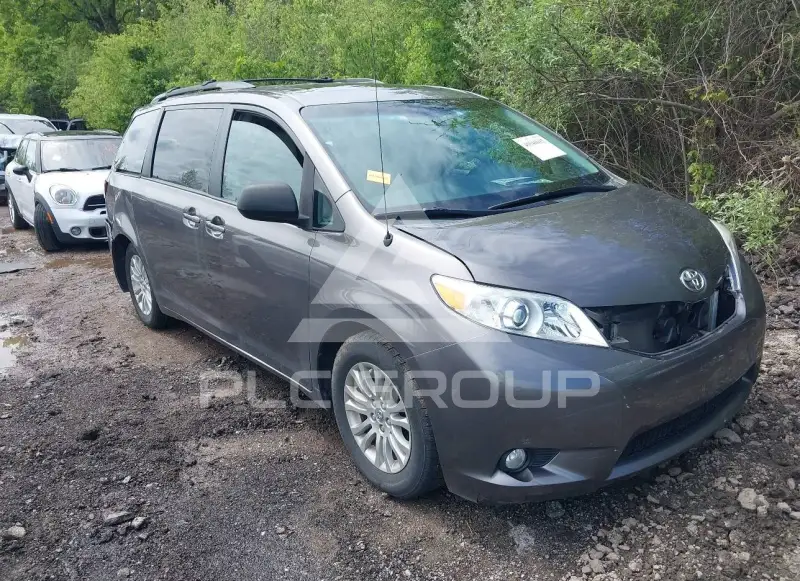 2014 Toyota SIENNA фото