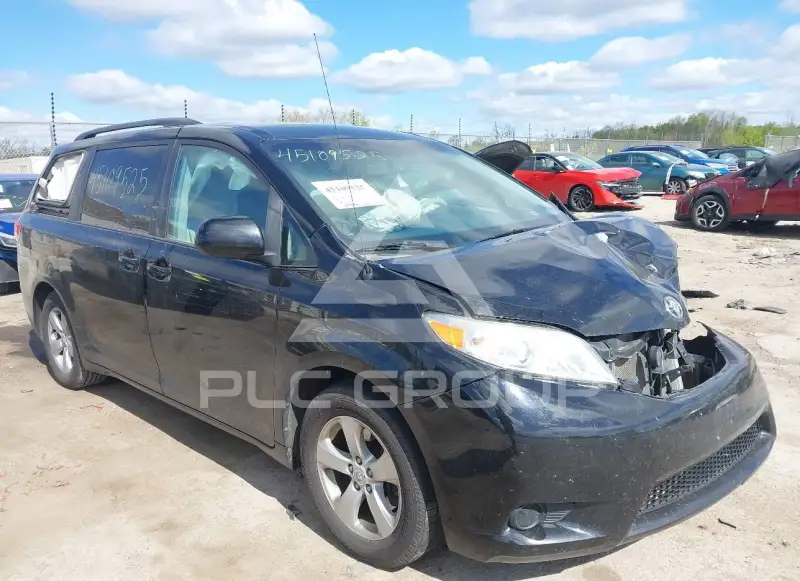 2014 Toyota SIENNA photo