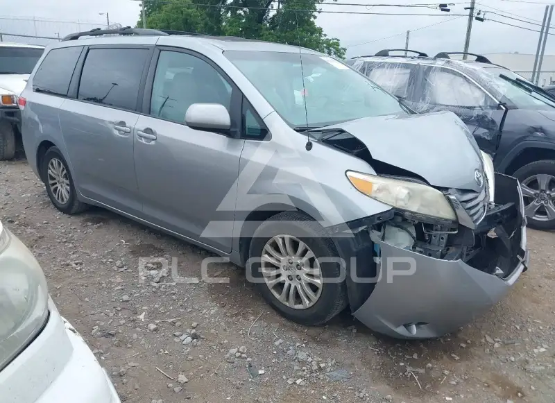 2014 Toyota SIENNA фото