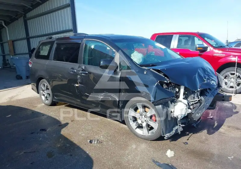 2014 Toyota SIENNA photo