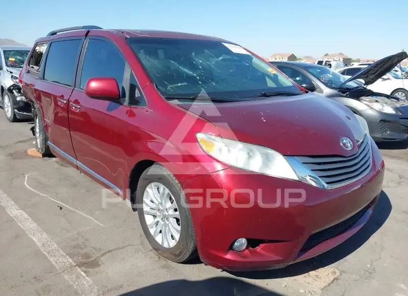 2014 Toyota SIENNA photo