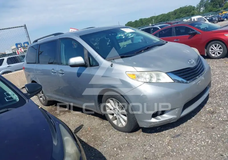 2014 Toyota SIENNA фото