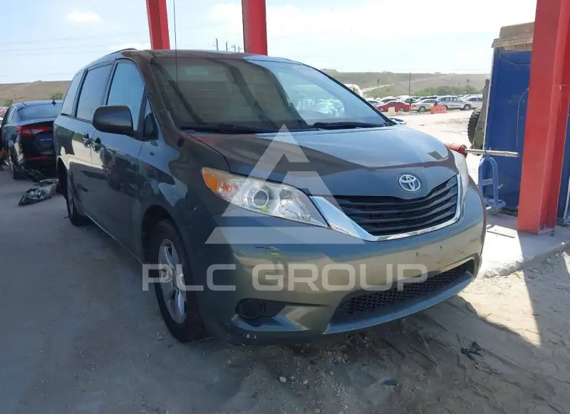 2014 Toyota SIENNA фото