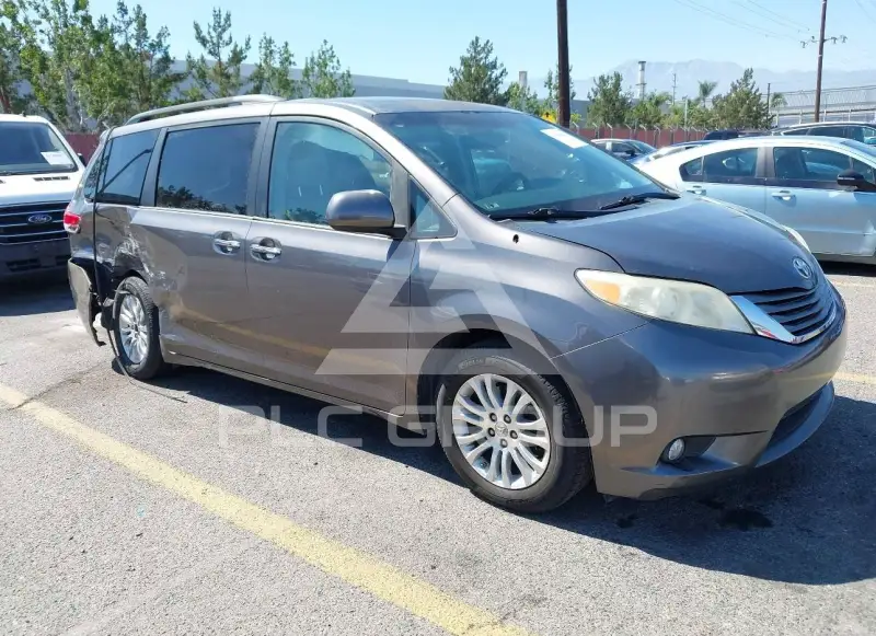 2014 Toyota SIENNA фото