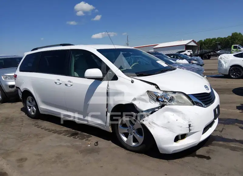 2014 Toyota SIENNA фото
