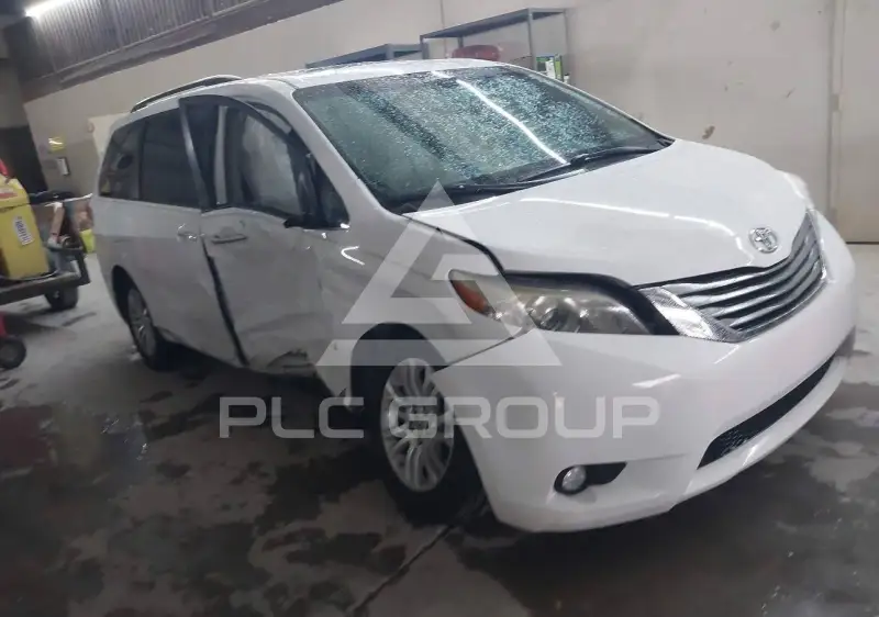 2014 Toyota SIENNA photo