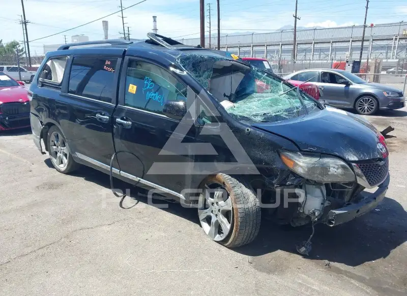 2014 Toyota SIENNA photo