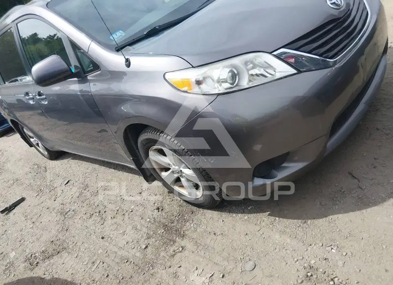 2014 Toyota SIENNA фото