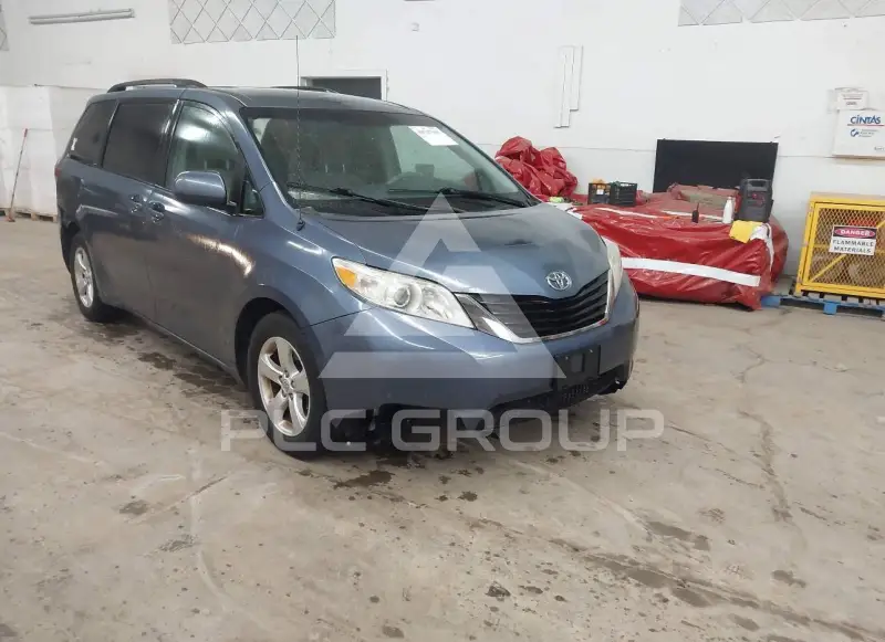 2014 Toyota SIENNA фото
