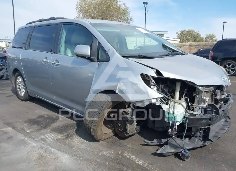 2014 Toyota SIENNA фото