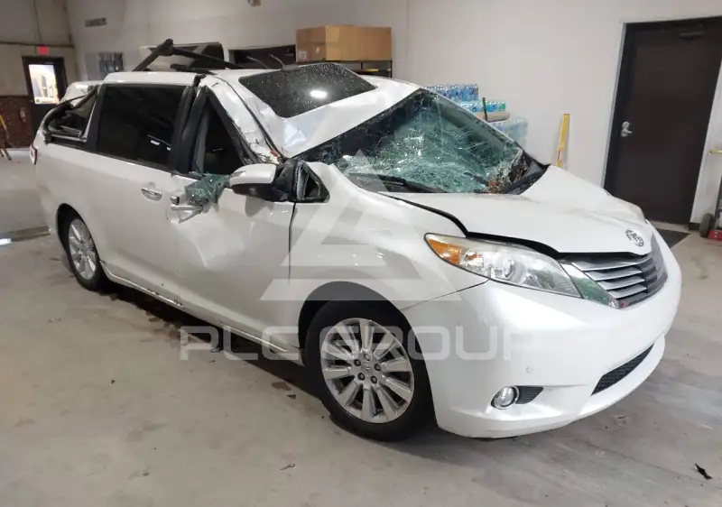 2014 Toyota SIENNA фото