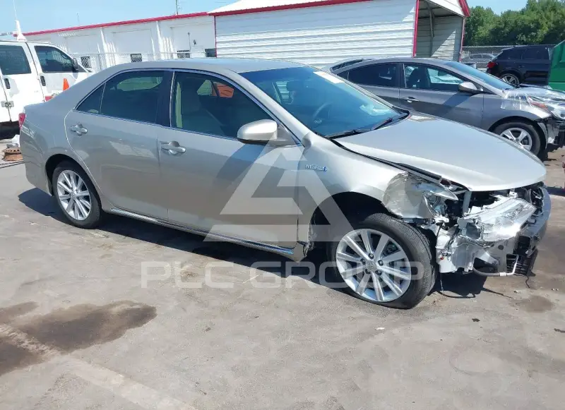 2014 Toyota CAMRY фото