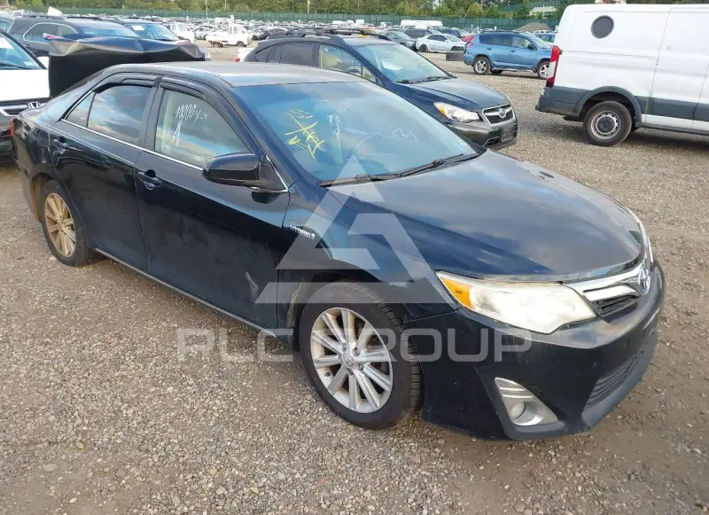 2014 Toyota CAMRY фото