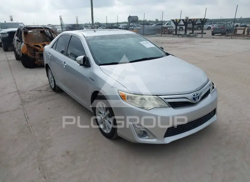 2014 Toyota CAMRY фото
