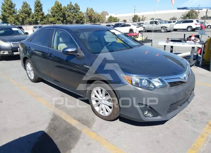 2014 Toyota CAMRY photo