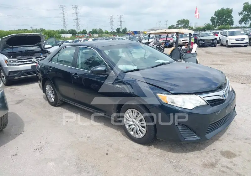 2014 Toyota CAMRY photo
