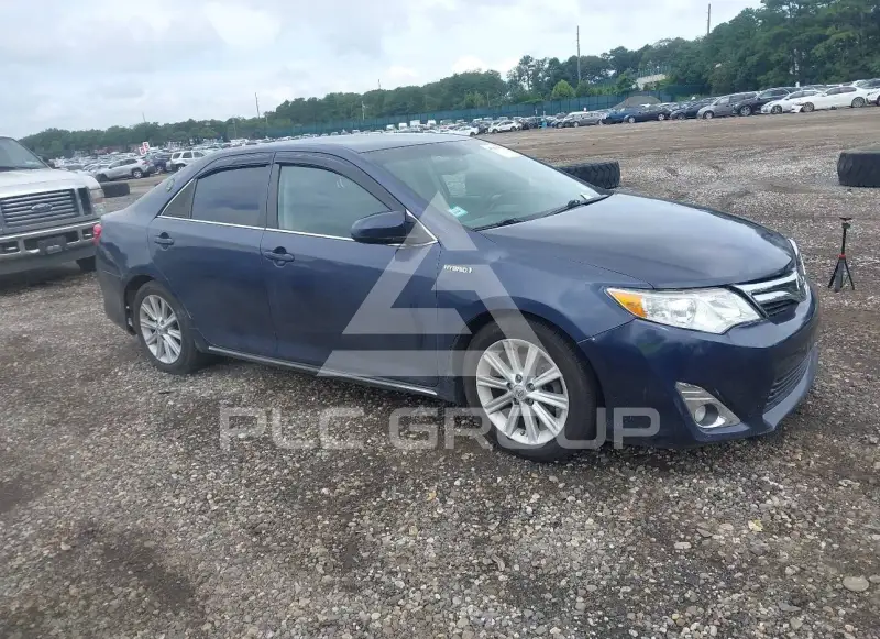 2014 Toyota CAMRY photo