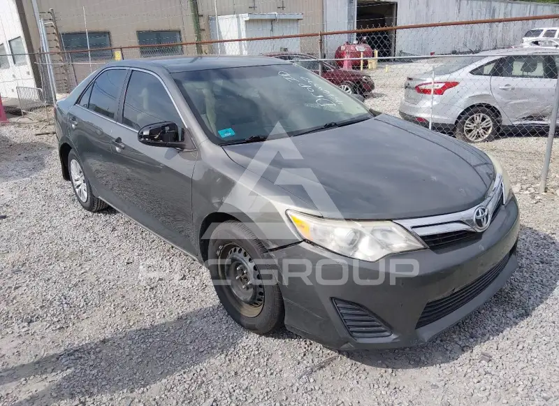 2014 Toyota CAMRY фото