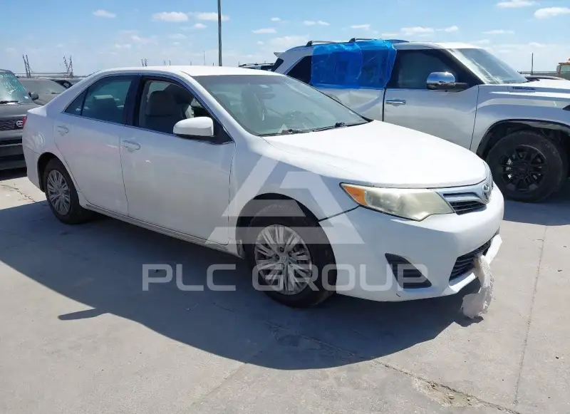 2014 Toyota CAMRY фото