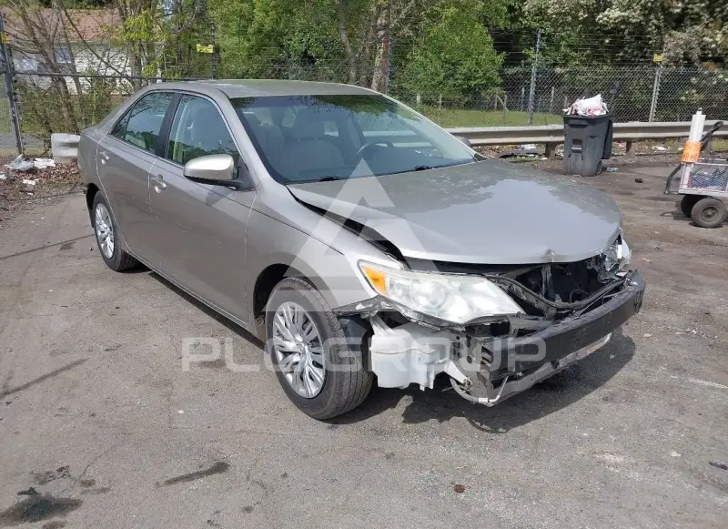 2014 Toyota CAMRY фото