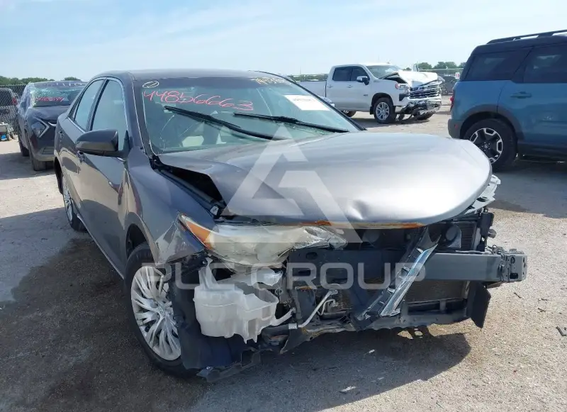 2014 Toyota CAMRY фото