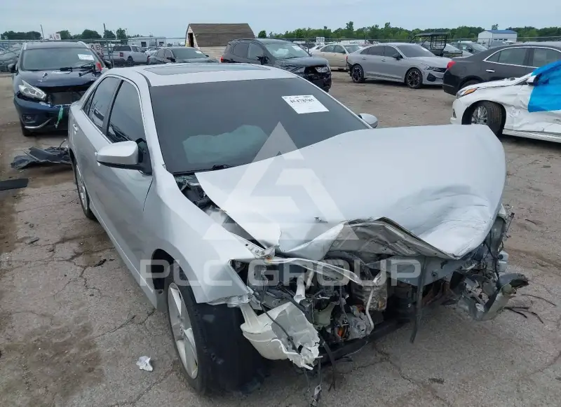 2014 Toyota CAMRY фото