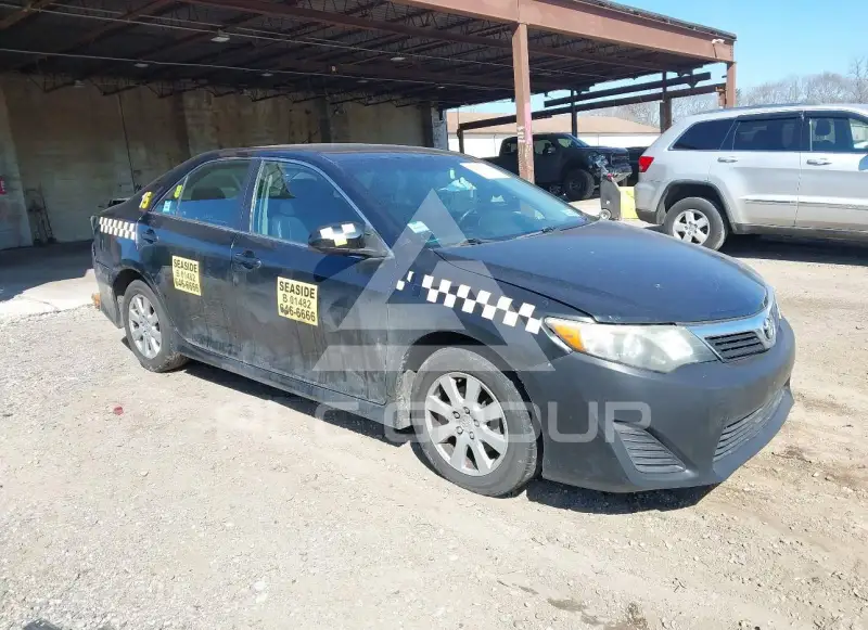 2014 Toyota CAMRY фото