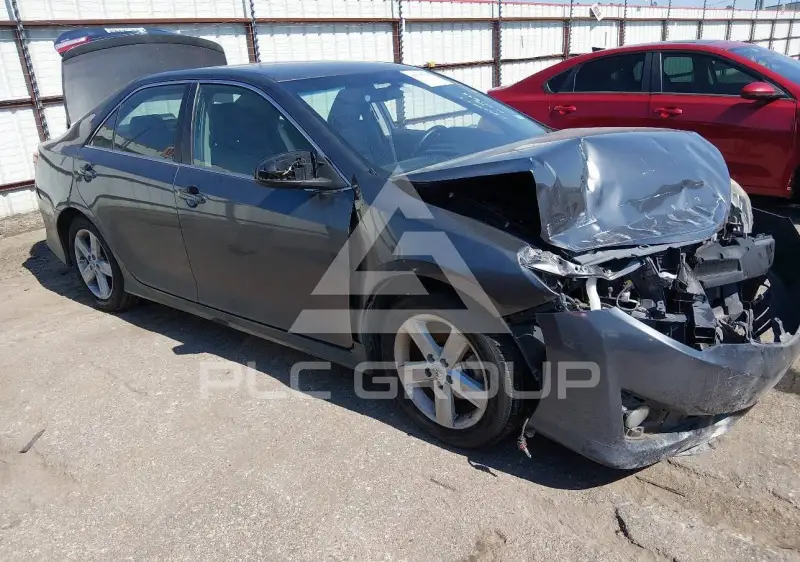 2014 Toyota CAMRY фото