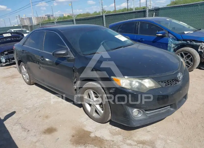 2014 Toyota CAMRY фото
