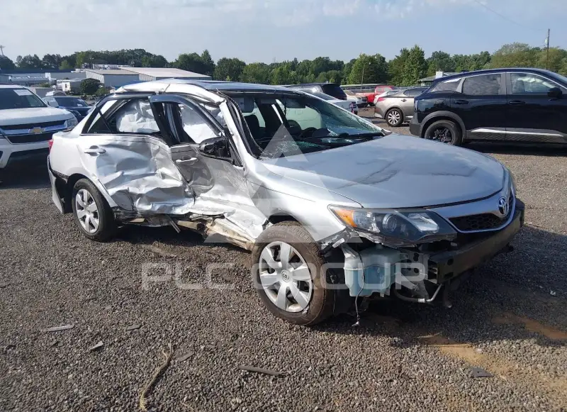 2014 Toyota CAMRY фото