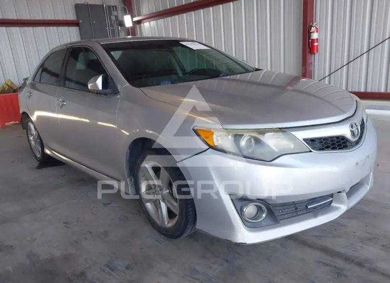 2014 Toyota CAMRY фото