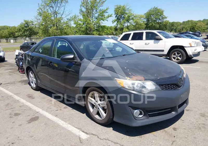 2014 Toyota CAMRY photo