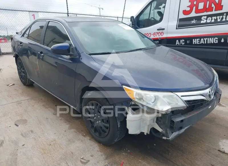 2014 Toyota CAMRY фото