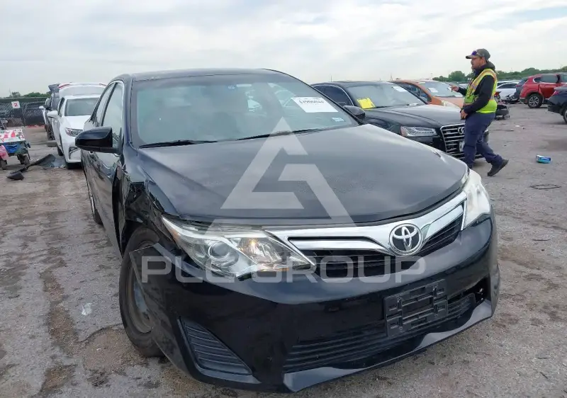 2014 Toyota CAMRY фото