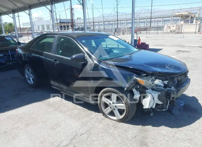 2014 Toyota CAMRY photo