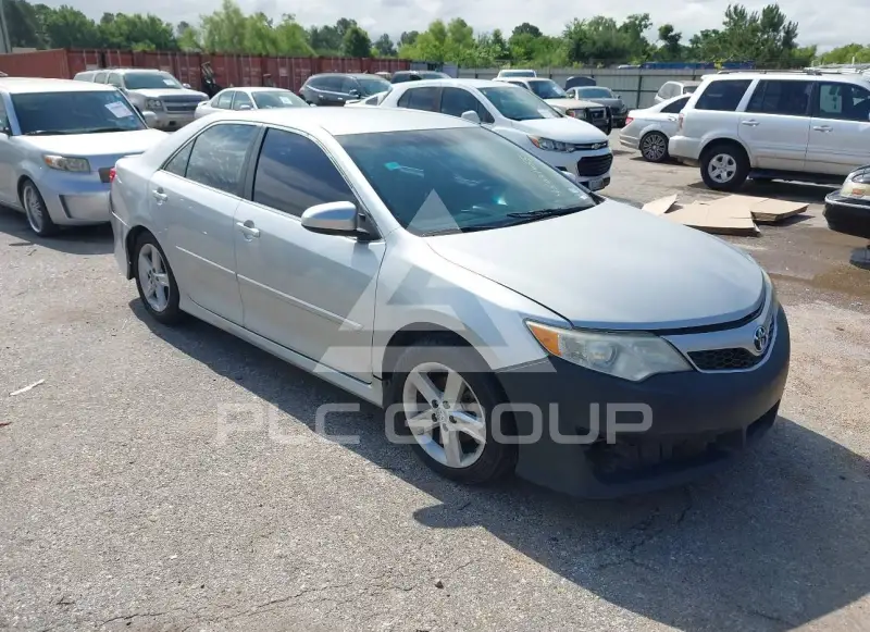 2014 Toyota CAMRY фото