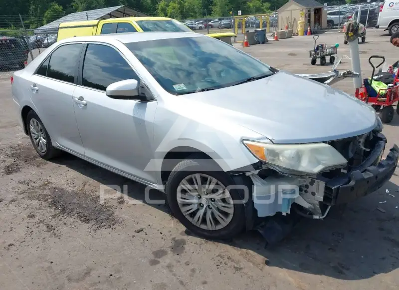 2014 Toyota CAMRY фото