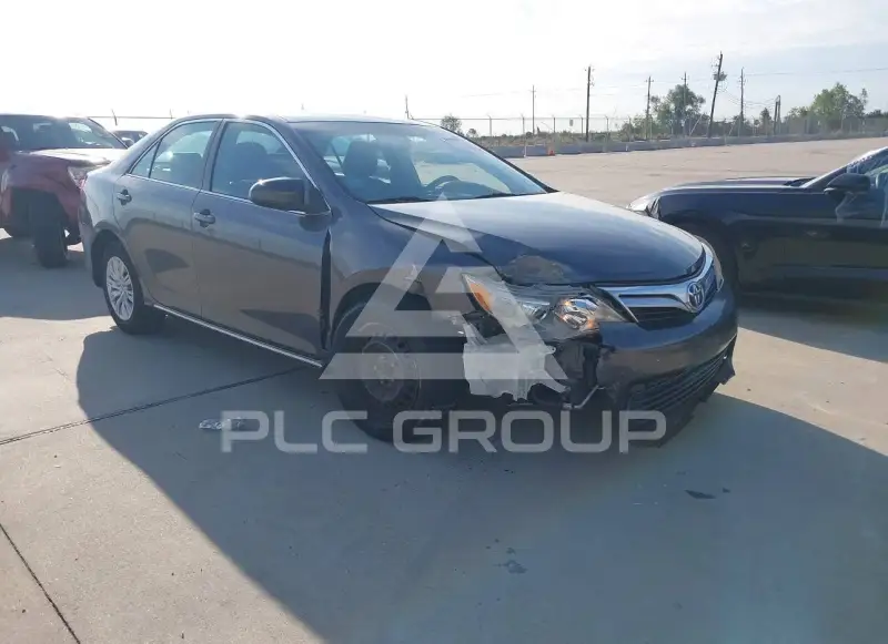 2014 Toyota CAMRY фото