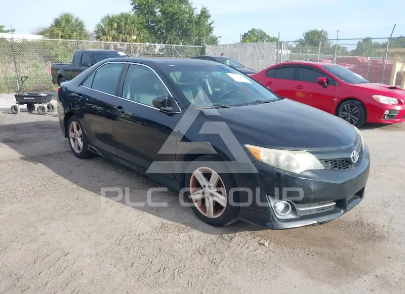2014 Toyota CAMRY фото