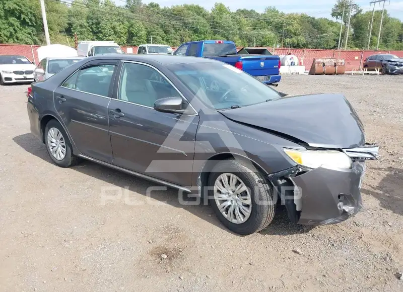 2014 Toyota CAMRY фото