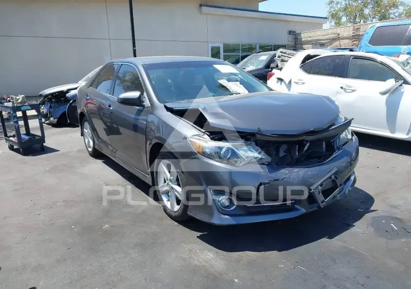 2014 Toyota CAMRY фото