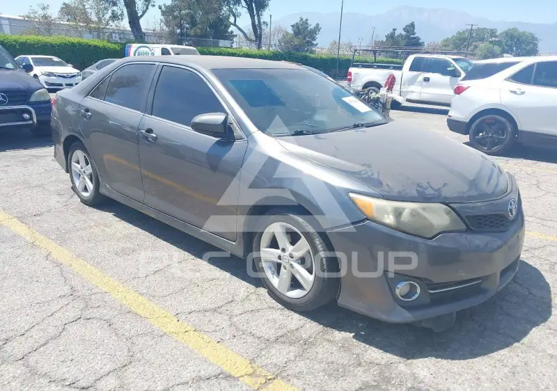 2014 Toyota CAMRY фото