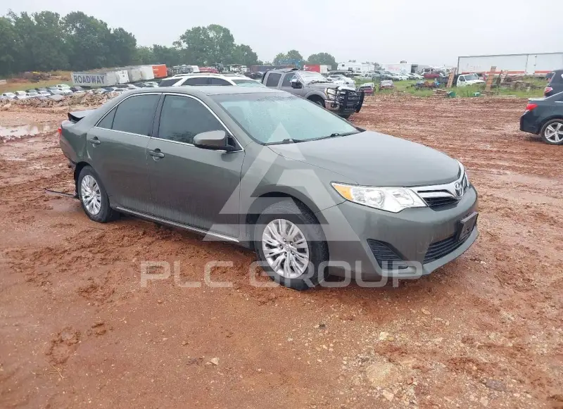 2014 Toyota CAMRY фото