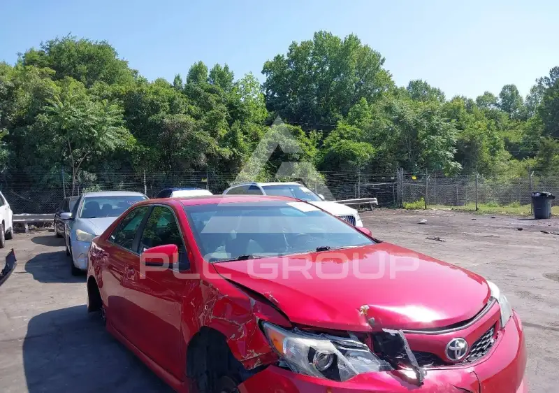 2014 Toyota CAMRY фото