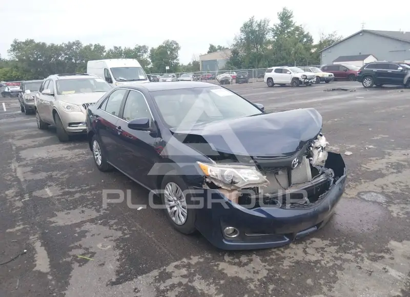 2014 Toyota CAMRY фото