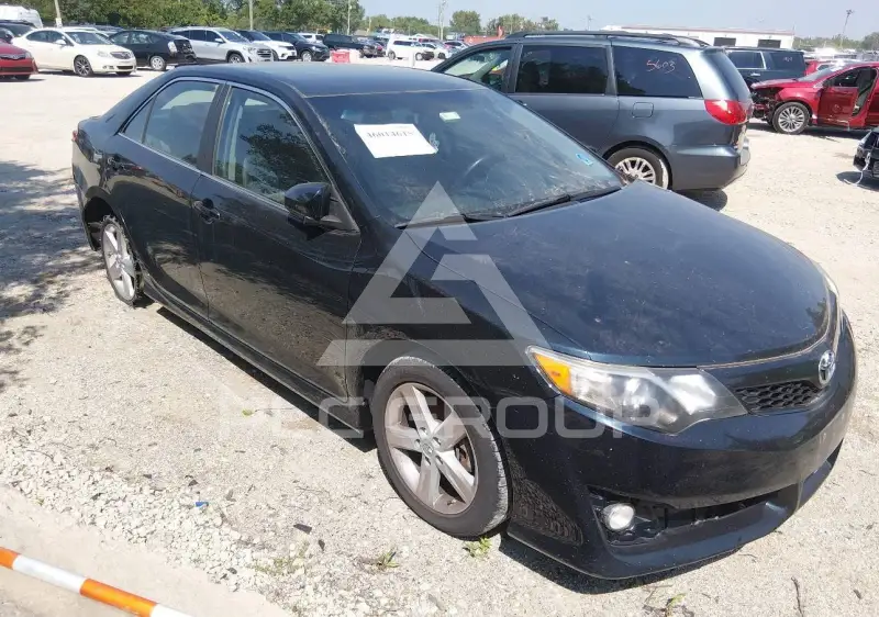 2014 Toyota CAMRY фото