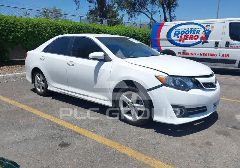 2014 Toyota CAMRY фото