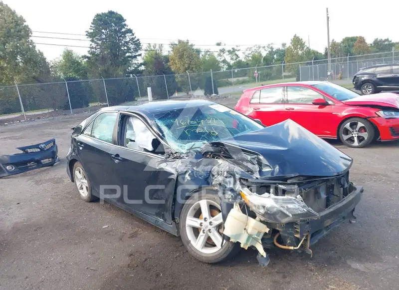 2014 Toyota CAMRY фото